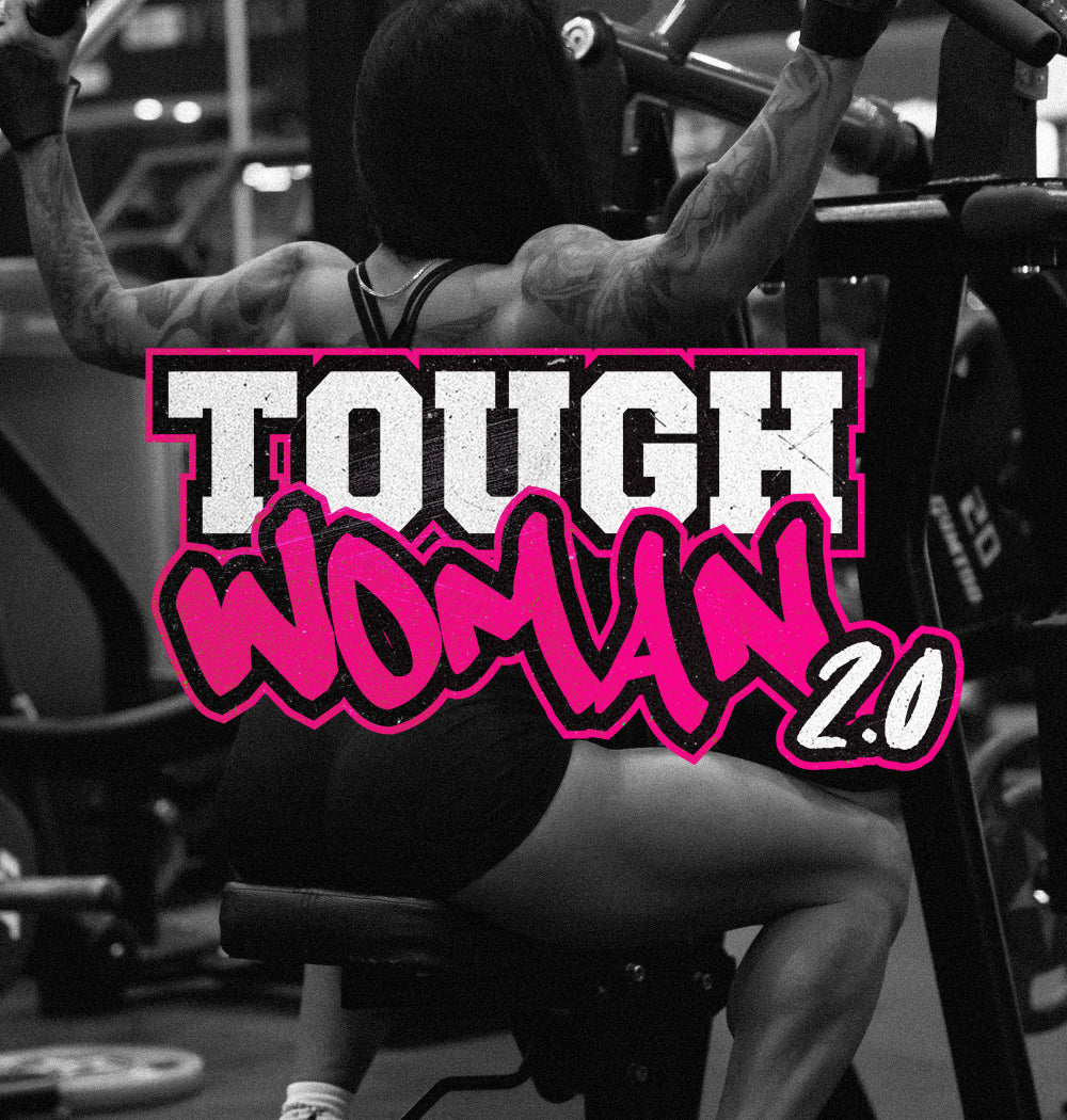 Lihaksikas nainen kuntosalilla tekemässä selkäliikettä – Tough Woman 2.0 digitaalinen treeniohjelma naisille.