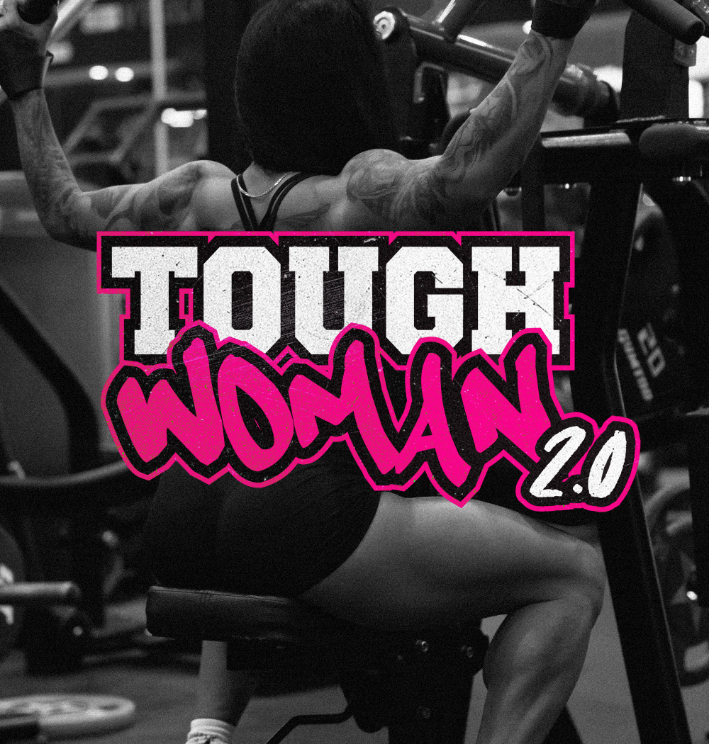 Lihaksikas nainen kuntosalilla tekemässä selkäliikettä – Tough Woman 2.0 digitaalinen treeniohjelma naisille.